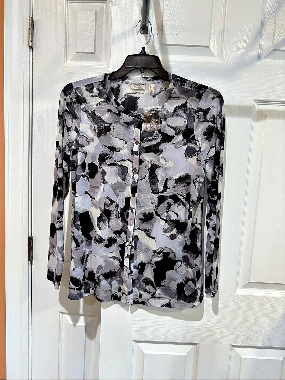 LOGO by Lori Goldstein Abstract Long Sleeve Blouse Black & Gray Medium